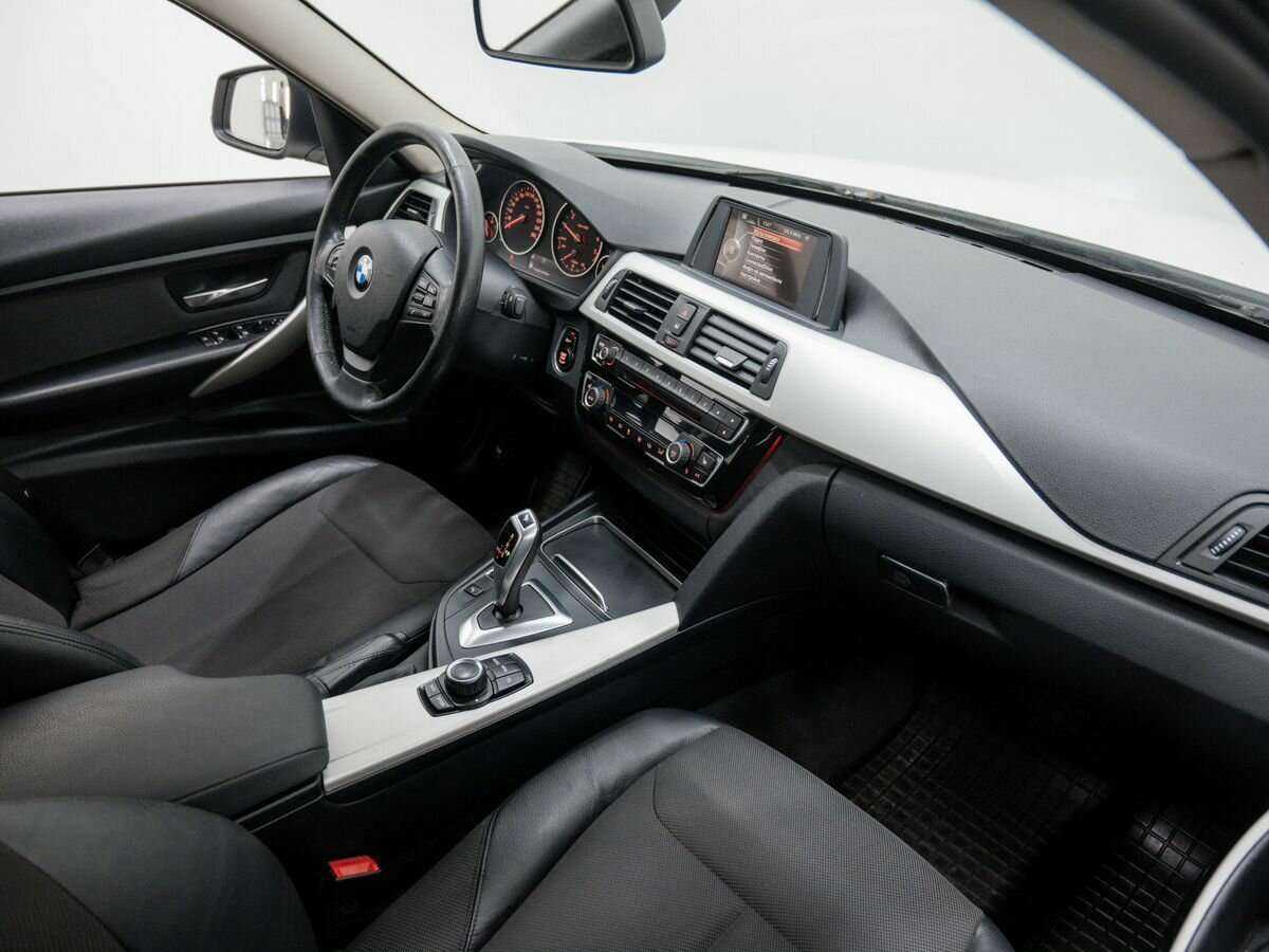 BMW 3 серии 318i, 2016 Фото №7