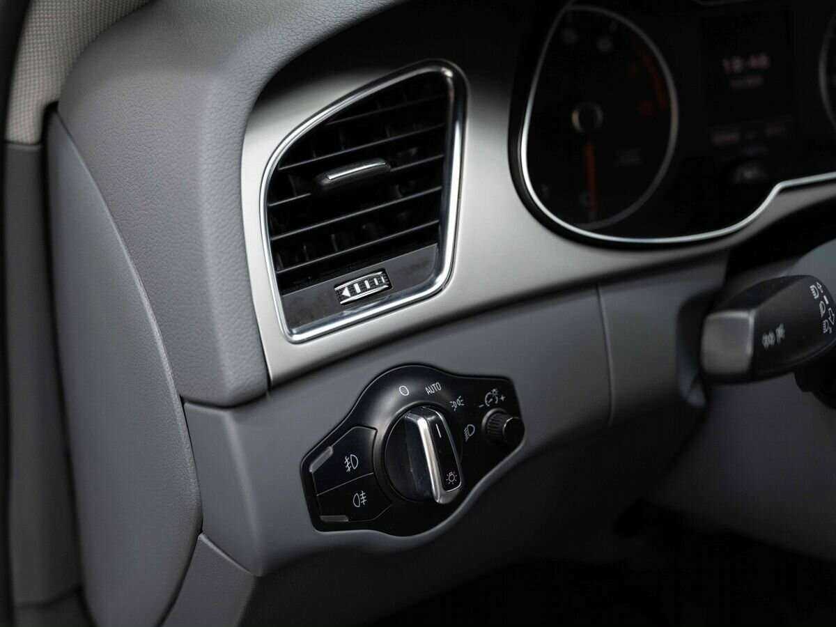 Audi A4, 2012 Фото №12