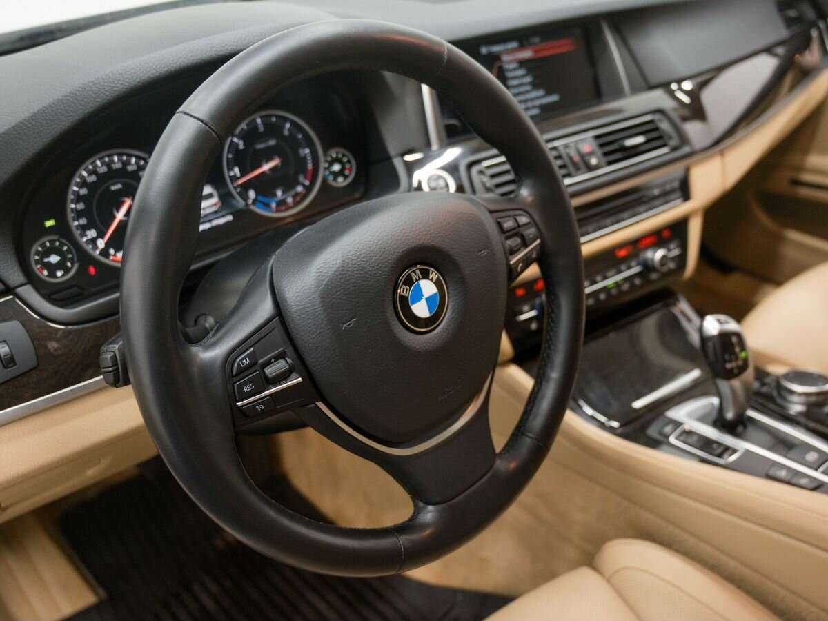 BMW 5 серии 530d xDrive, 2015 Фото №17