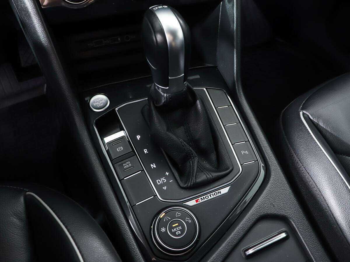 Volkswagen Tiguan, 2018 Фото №18