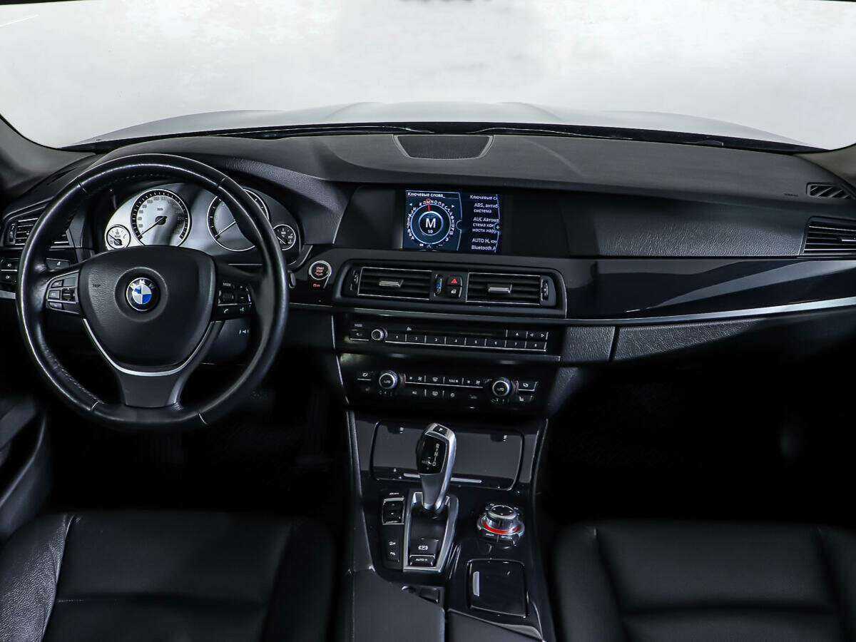 BMW 5 серии 530d xDrive, 2012 Фото №11