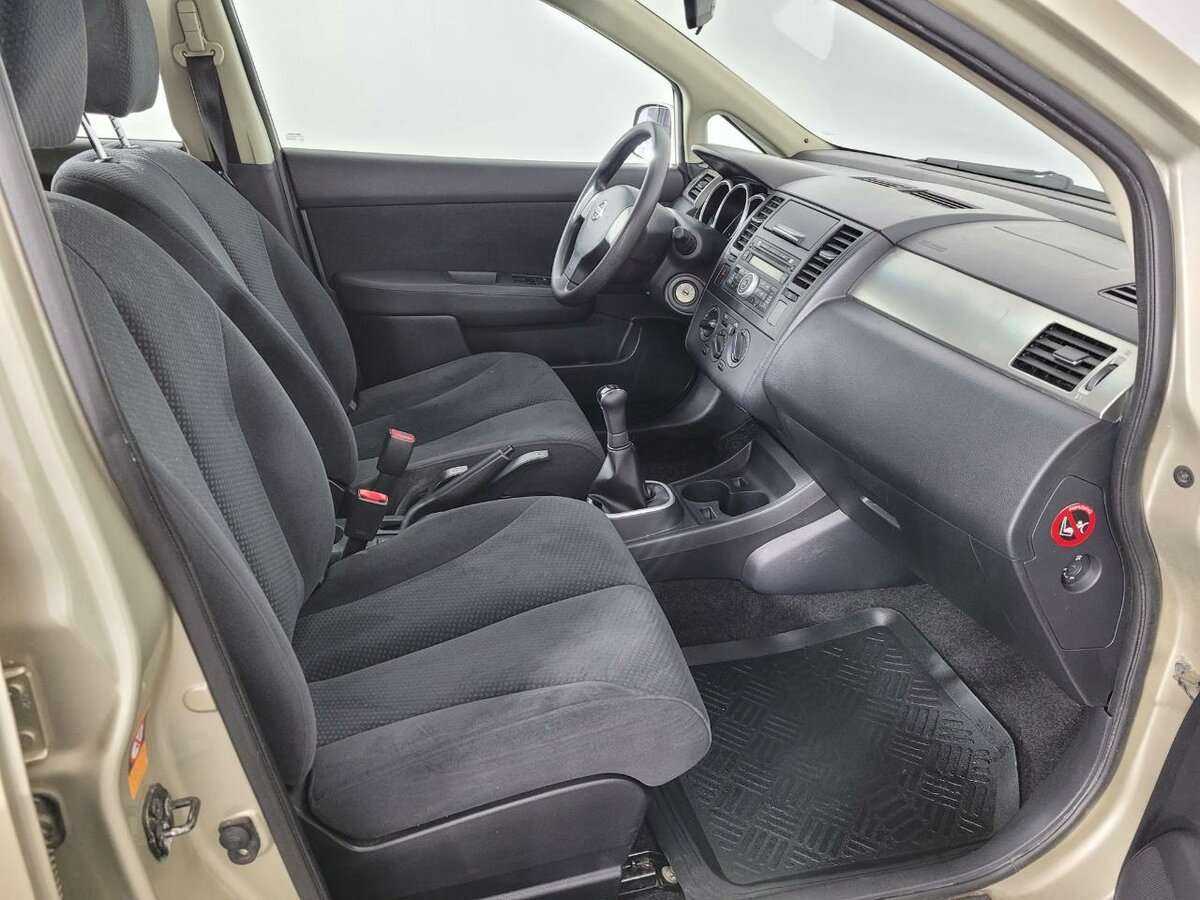 Nissan Tiida, 2013 Фото №14