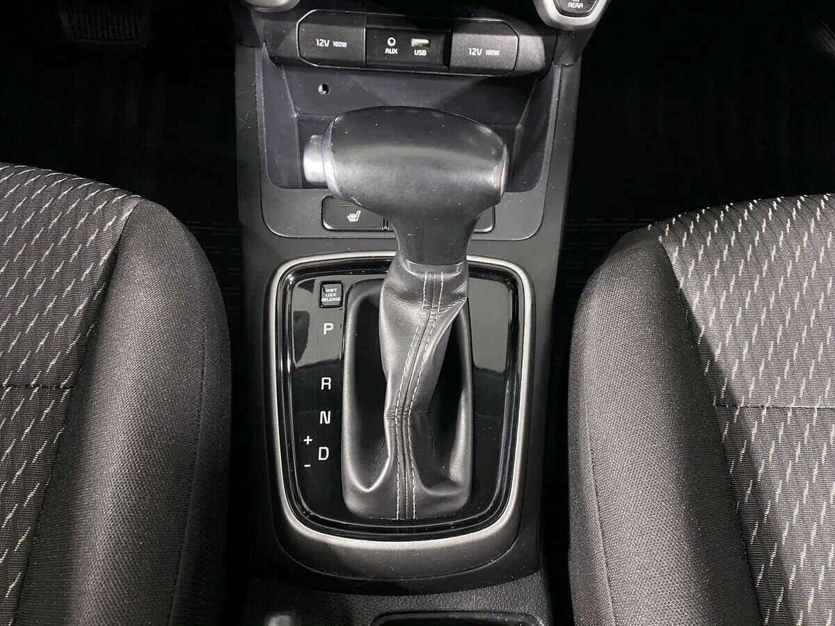 Kia Rio, 2018 Фото №12