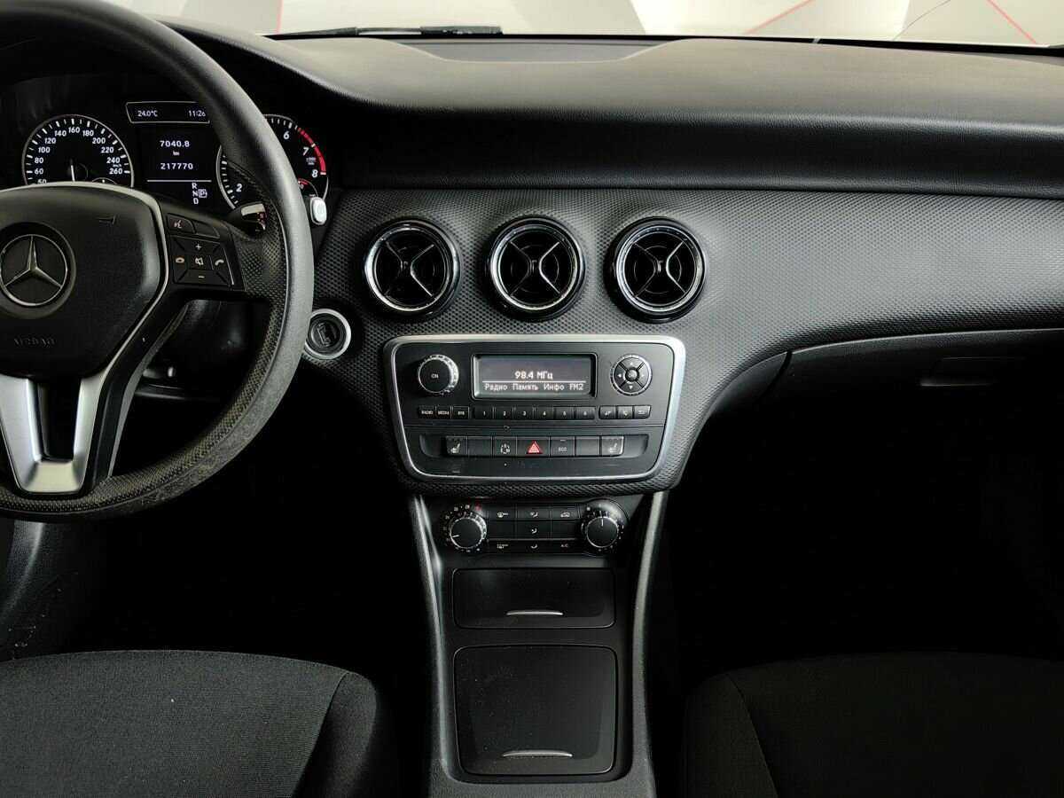 Mercedes-Benz A-Класс 180, 2014 Фото №11