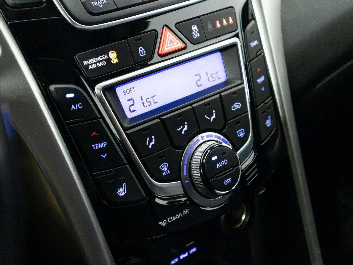 Hyundai i30, 2013 Фото №15