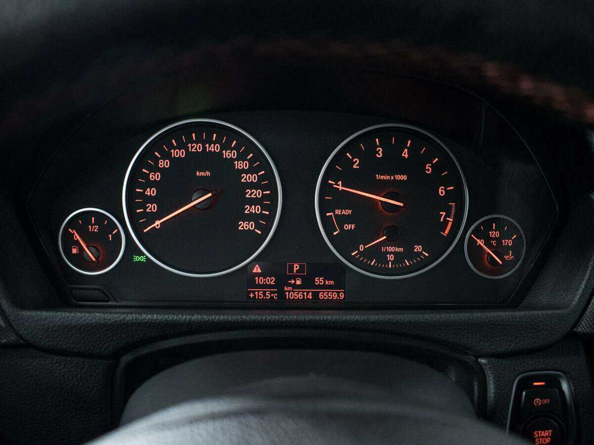 BMW 3 серии 318i, 2017 Фото №11