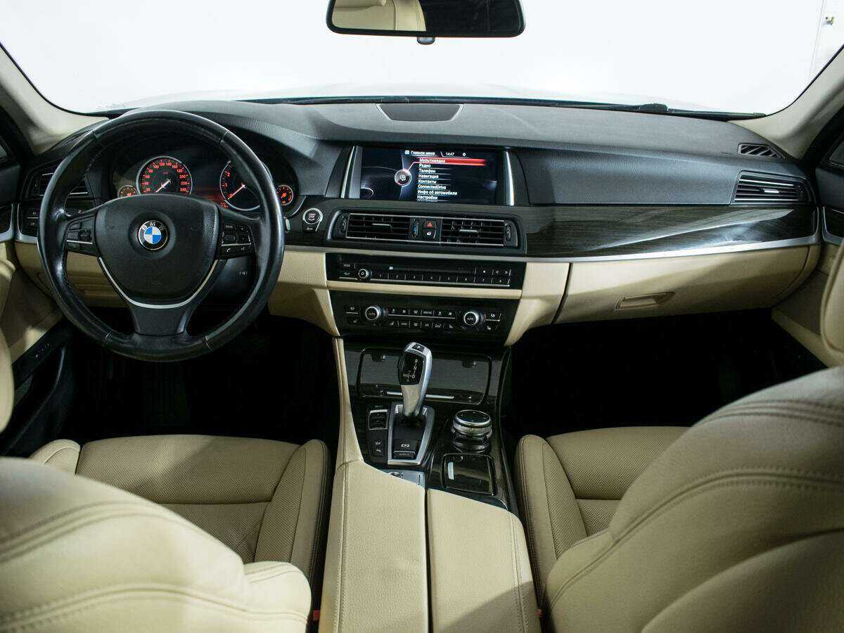 BMW 5 серии 528i xDrive, 2016 Фото №12