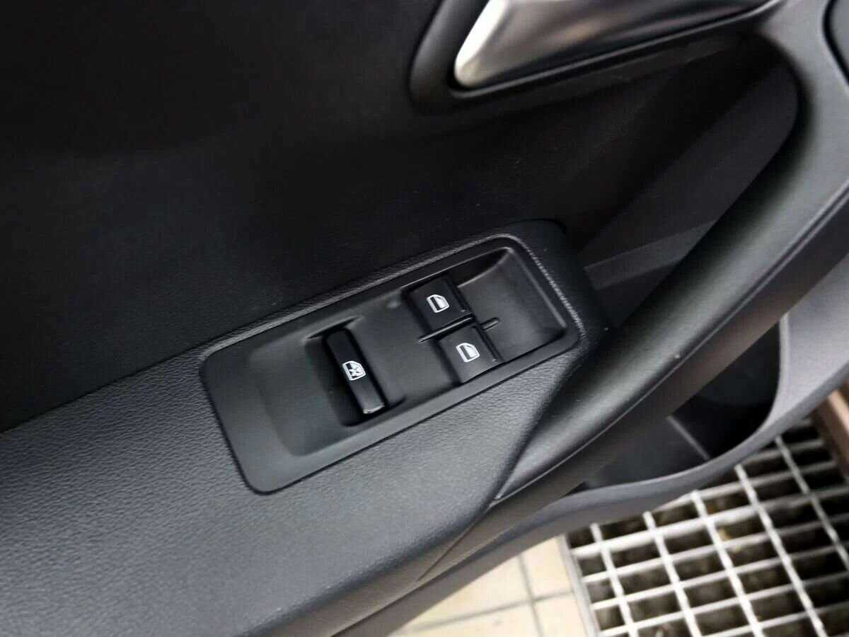 Volkswagen Polo, 2018 Фото №15