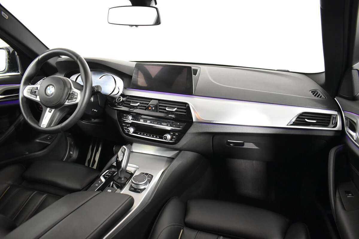 BMW 5 серии 520d xDrive, 2018 Фото №12