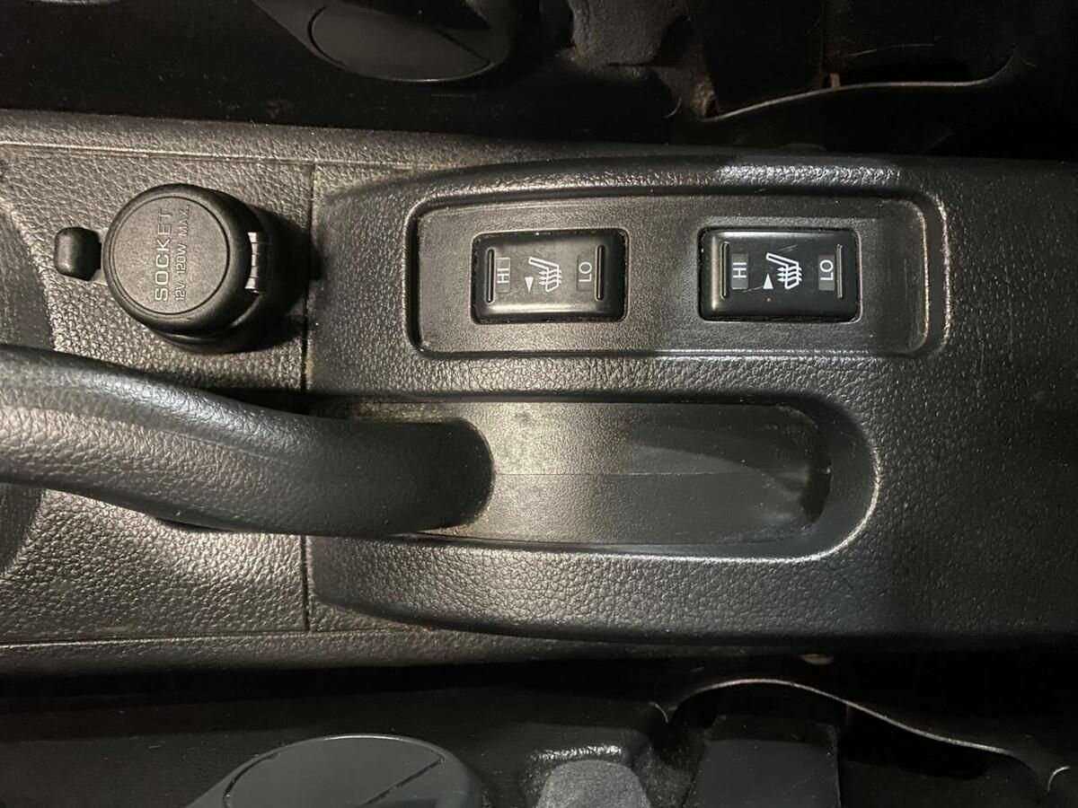 Nissan Tiida, 2013 Фото №14