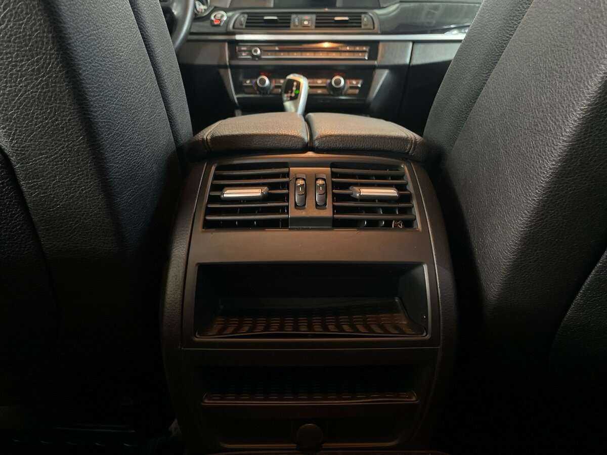 BMW 5 серии 520i, 2012 Фото №20