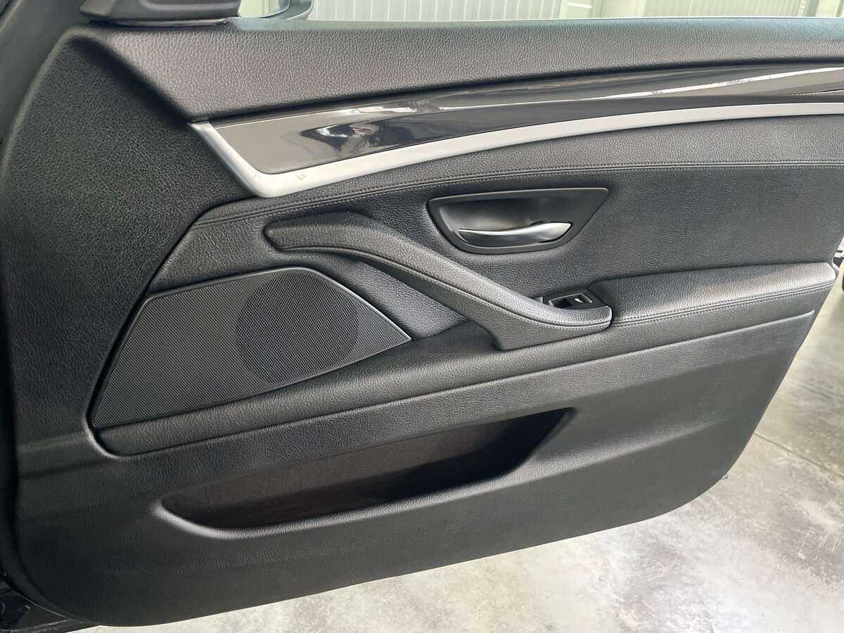 BMW 5 серии 520i, 2012 Фото №26