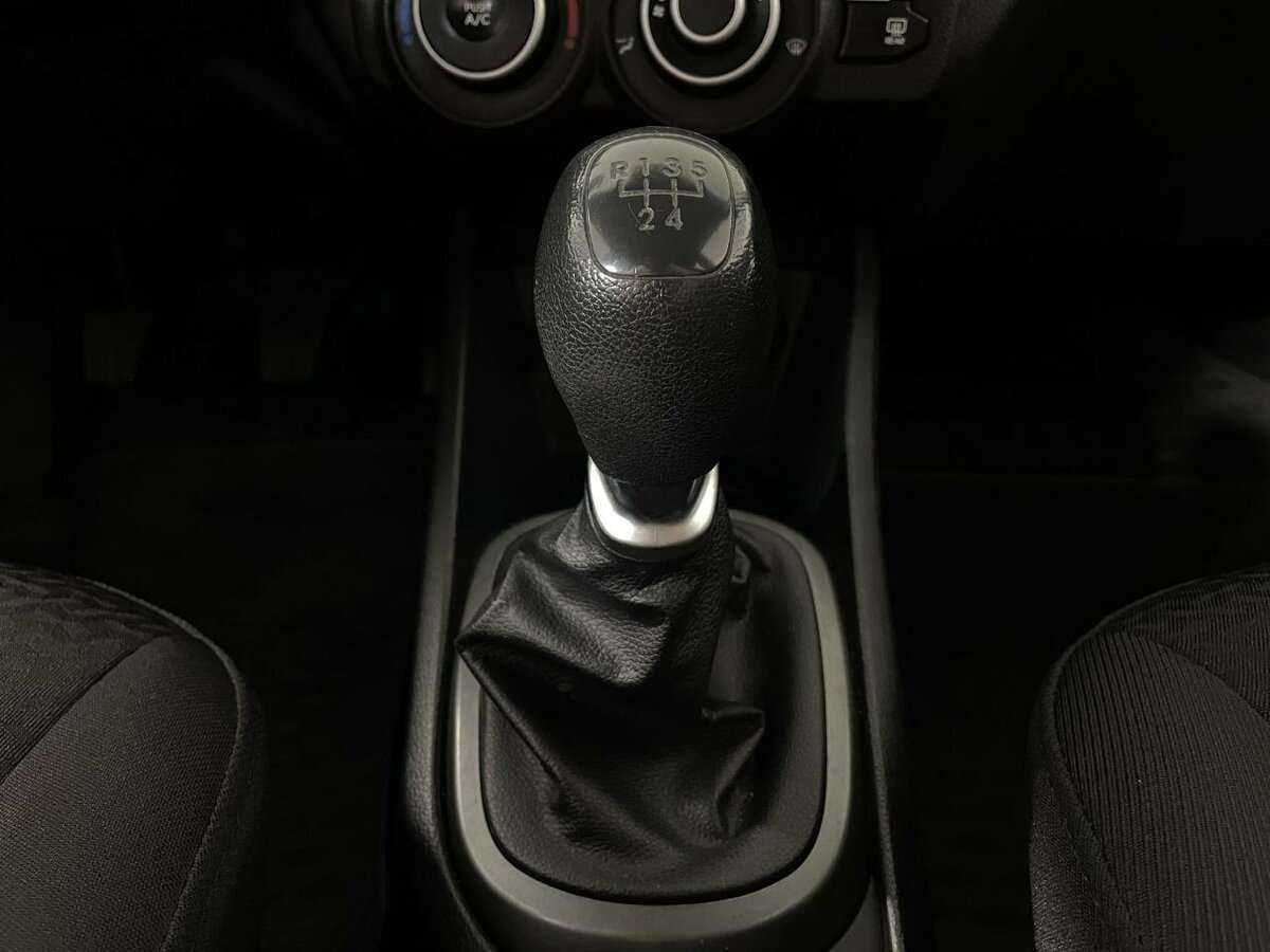 Kia Rio 5-speed, 2013 Фото №13