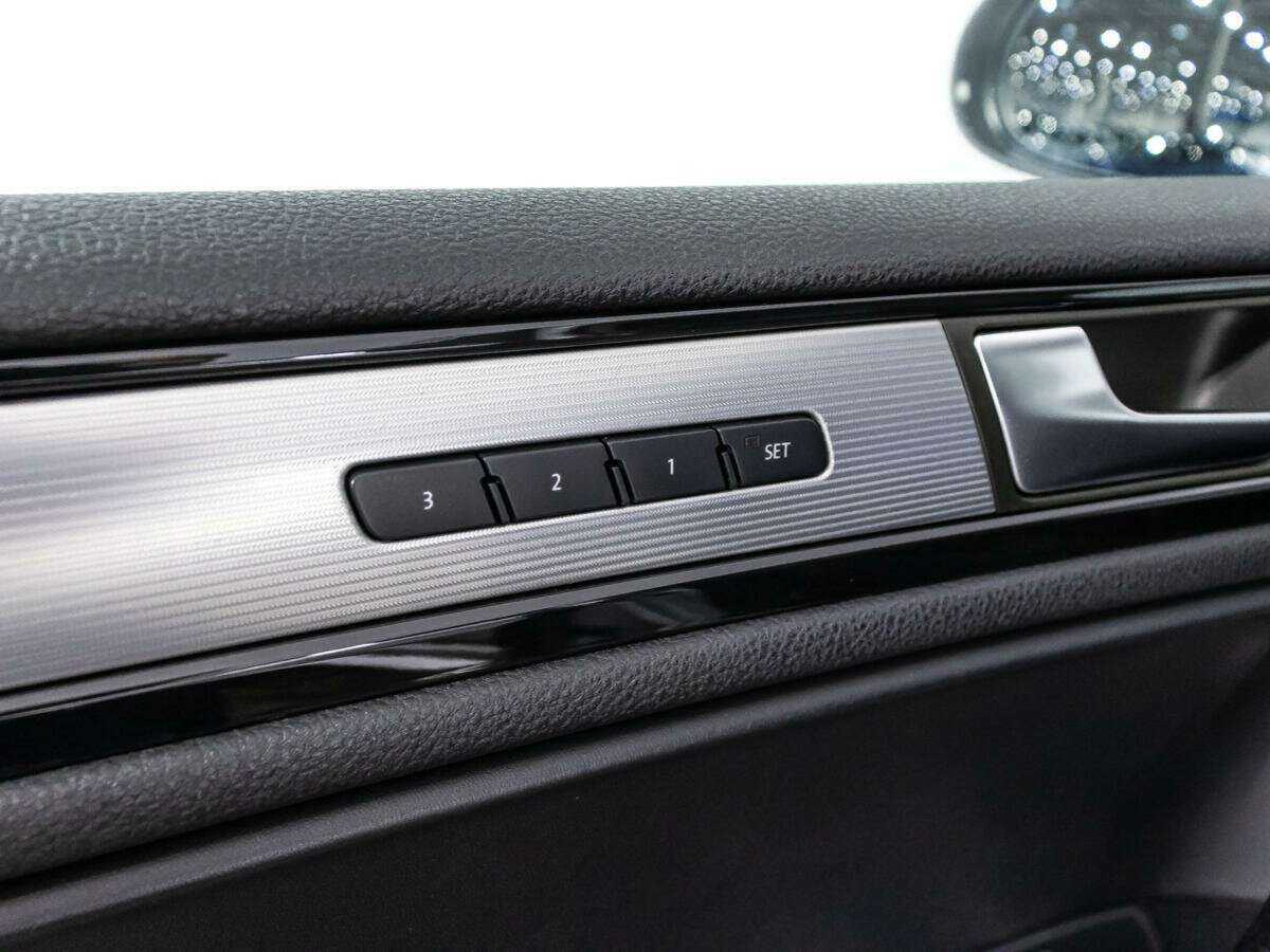 Volkswagen Touareg, 2012 Фото №21