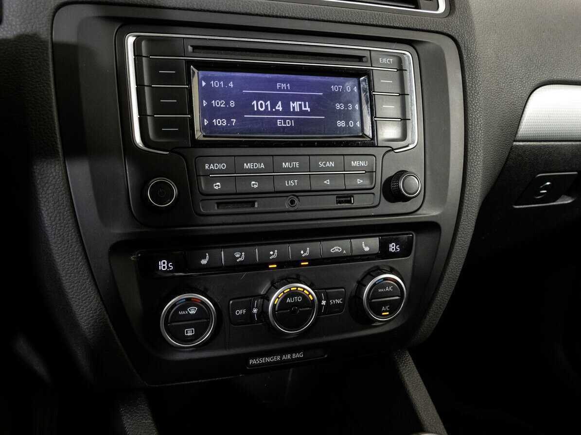 Volkswagen Jetta, 2013 Фото №11