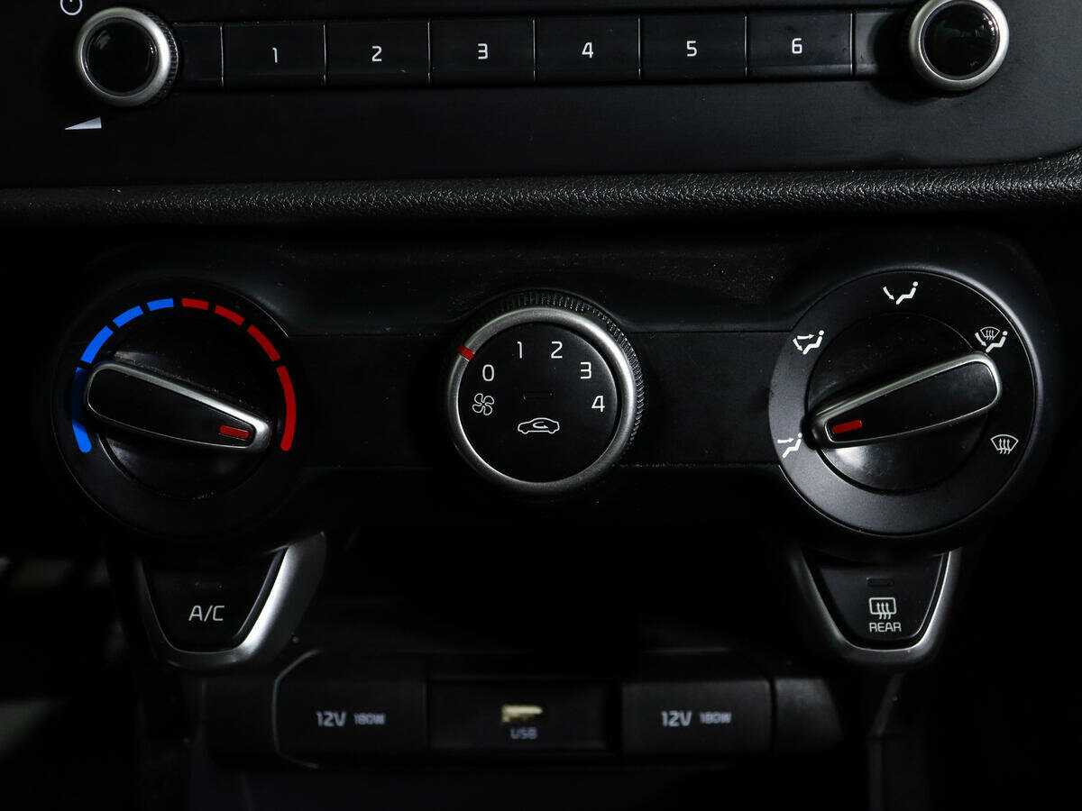 Kia Rio, 2022 Фото №18