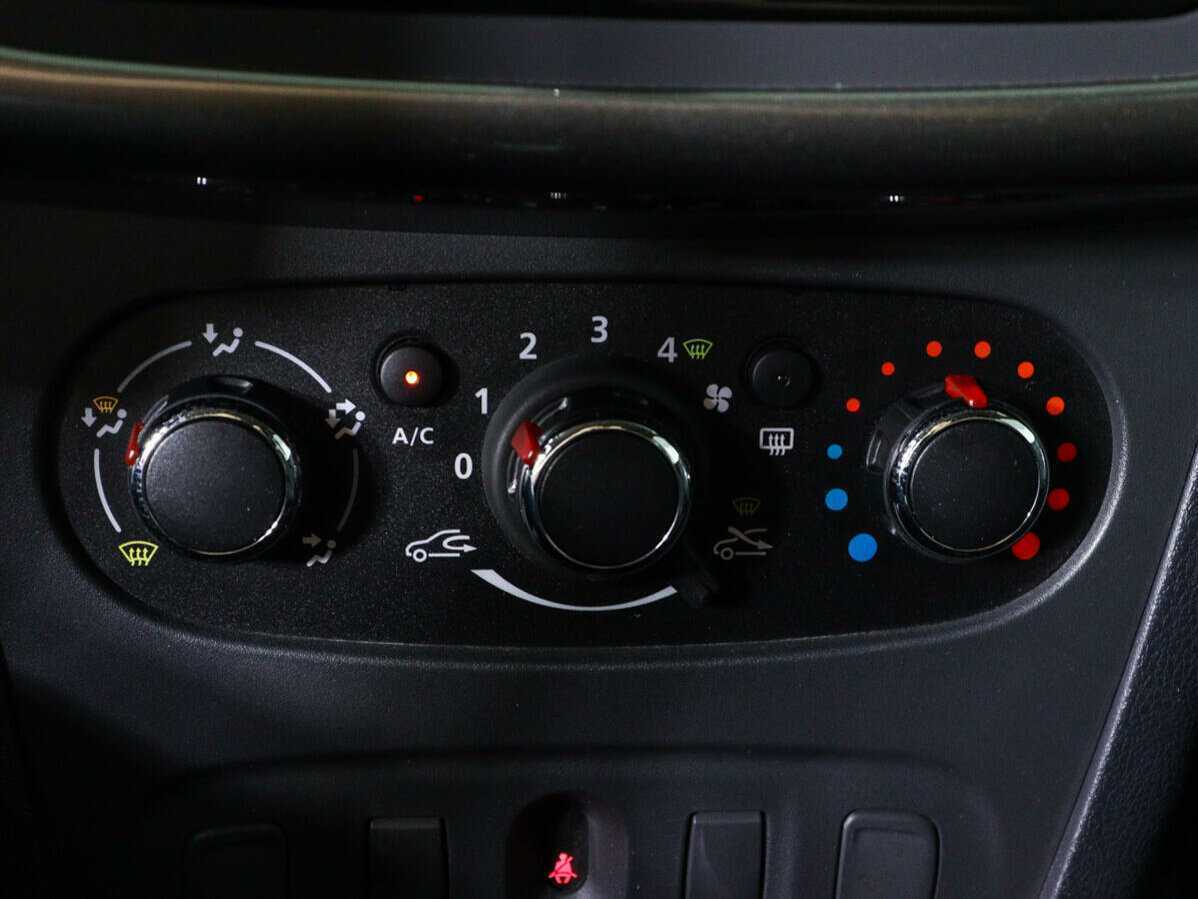 Renault Logan, 2022 Фото №13