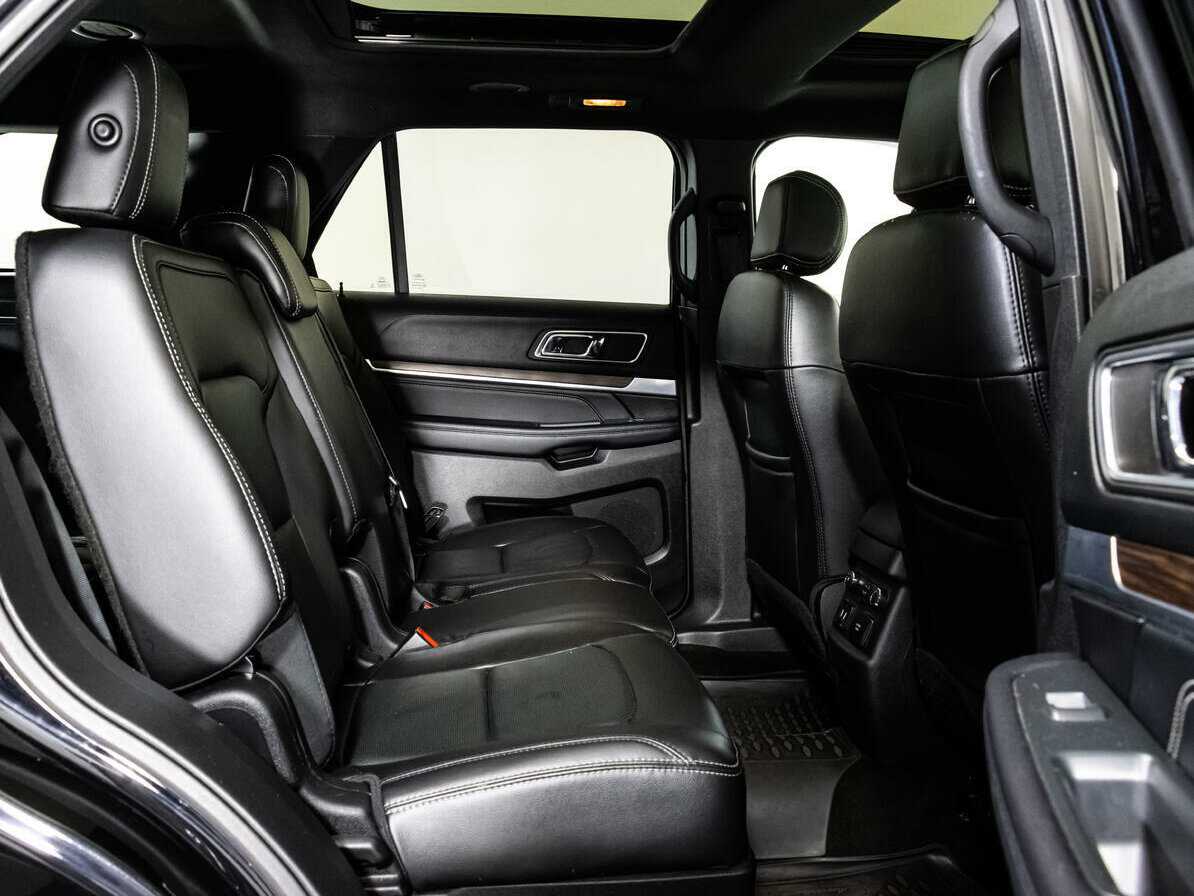 Ford Explorer, 2017 Фото №17