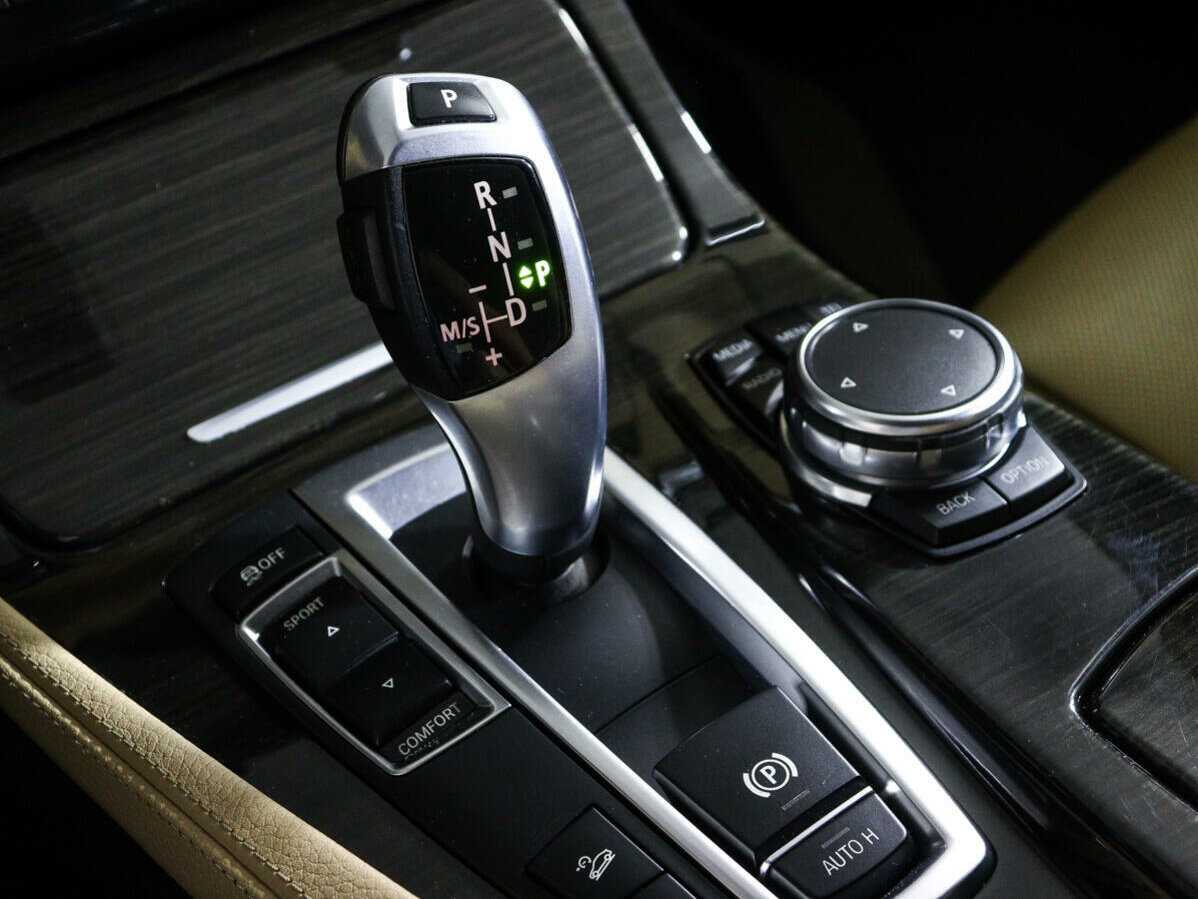 BMW 5 серии 530d xDrive, 2016 Фото №20