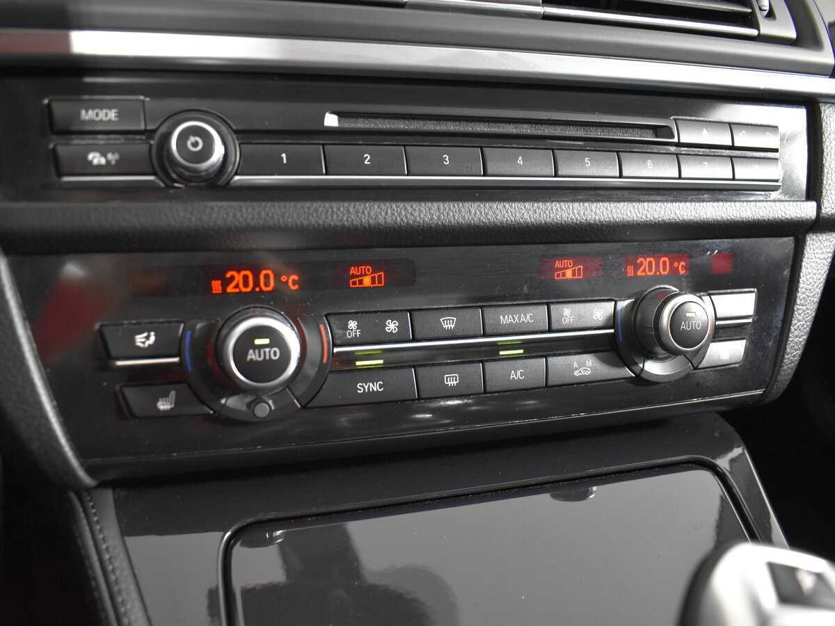 BMW 5 серии 528i xDrive, 2014 Фото №19