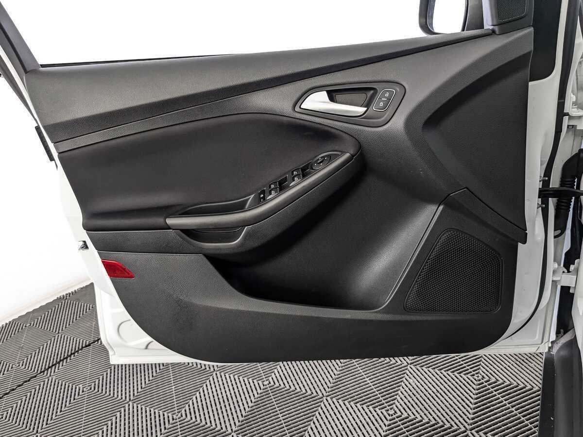 Ford Focus, 2018 Фото №15