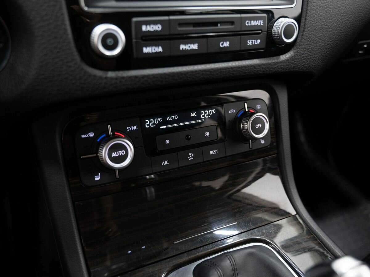 Volkswagen Touareg, 2015 Фото №20