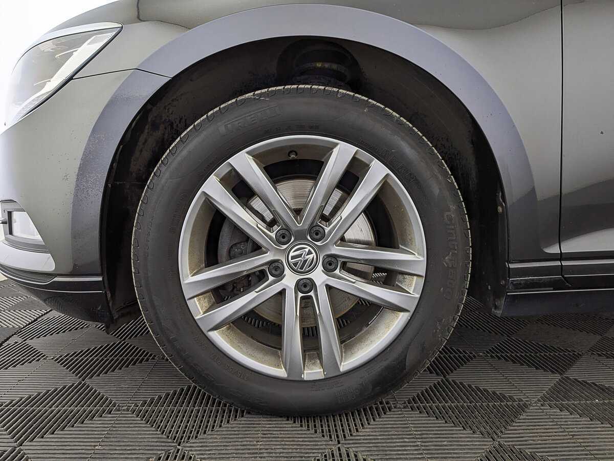 Volkswagen Passat, 2019 Фото №12