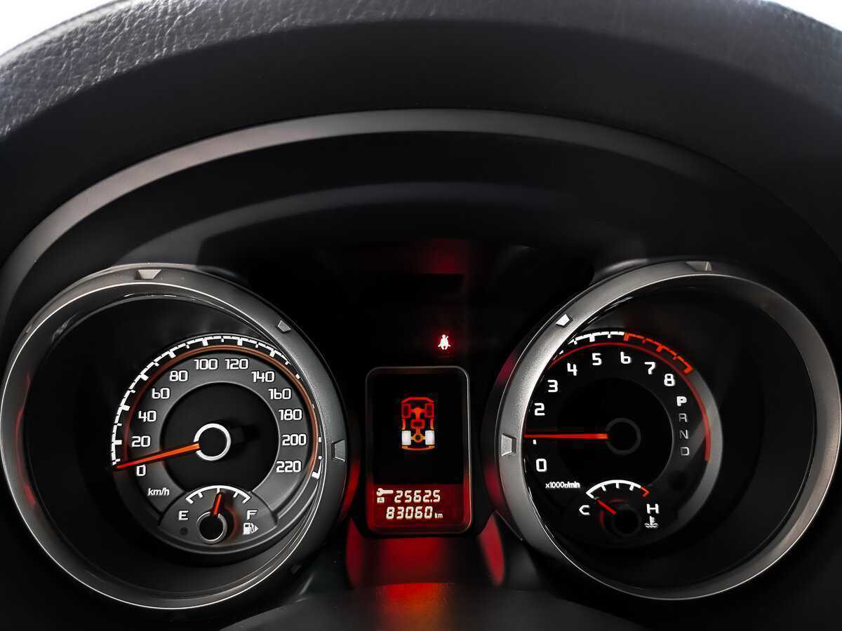 Mitsubishi Pajero, 2018 Фото №16