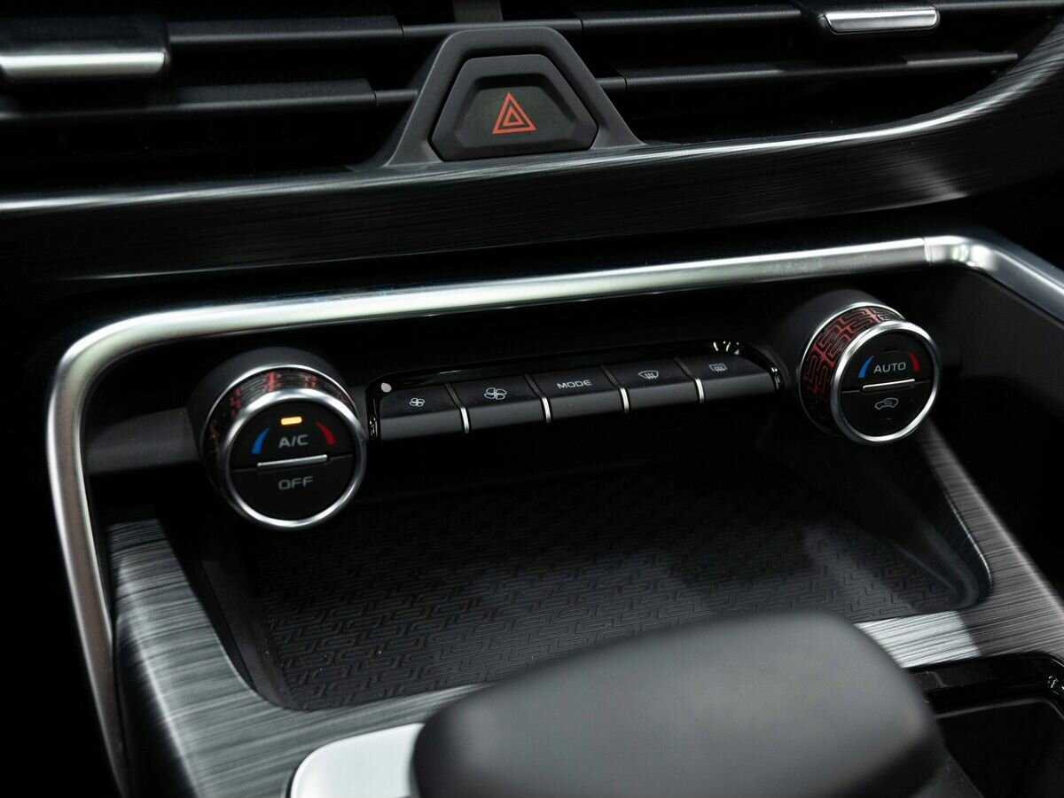 Geely Tugella, 2023 Фото №28