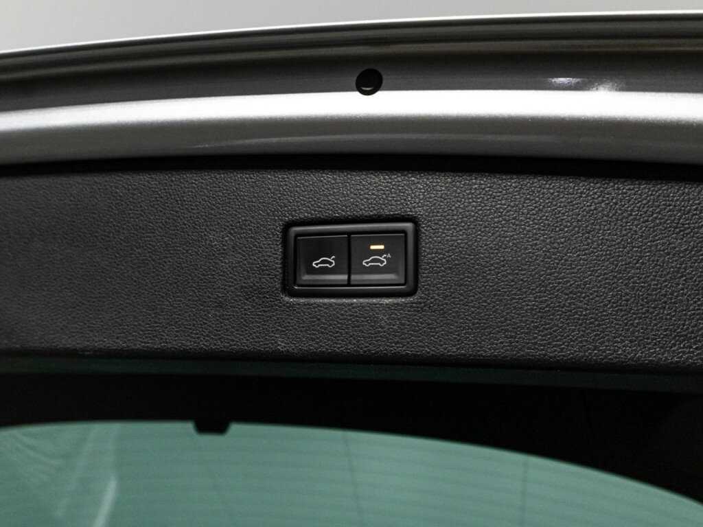 Volkswagen Tiguan, 2019 Фото №16