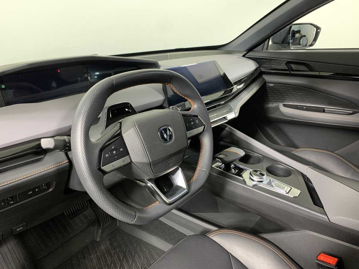 Changan UNI-V, 2023 Фото №12