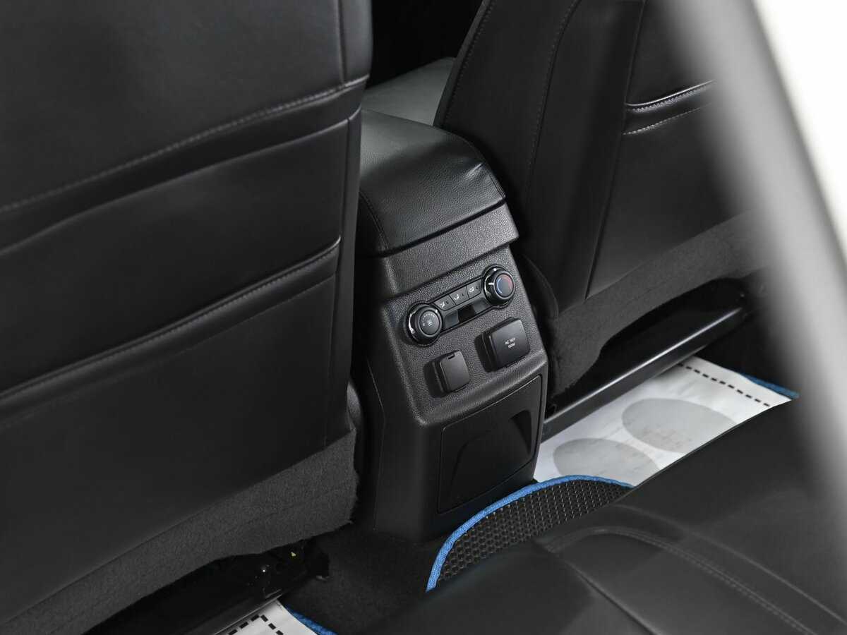 Ford Explorer, 2012 Фото №15