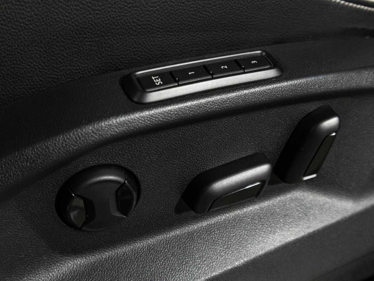 Volkswagen Tiguan, 2018 Фото №19