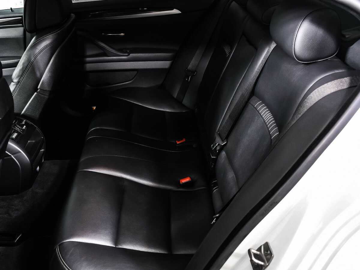 BMW 5 серии 530d xDrive, 2016 Фото №13