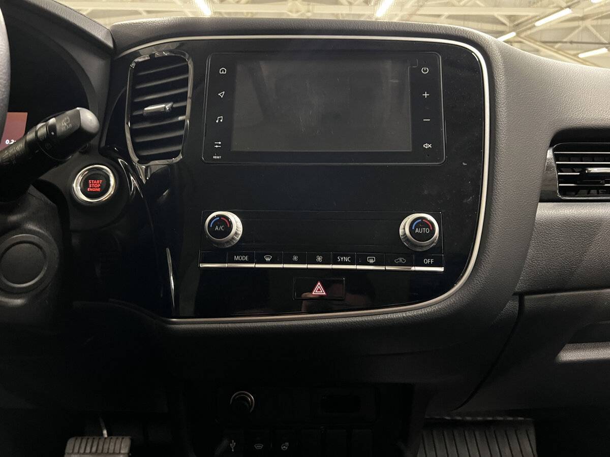 Mitsubishi Outlander, 2021 Фото №15