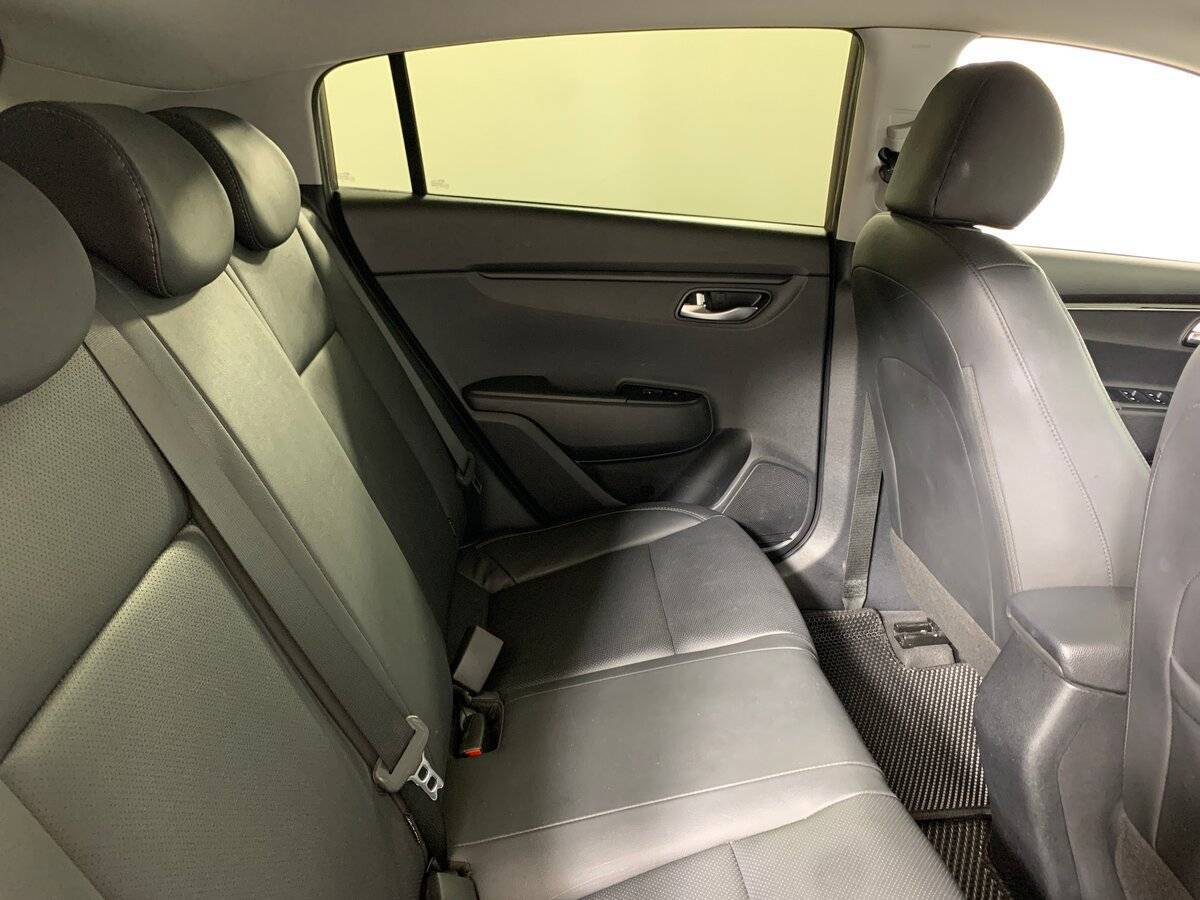 Kia Rio X-Line, 2019 Фото №17