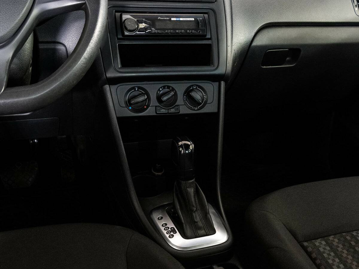 Volkswagen Polo, 2016 Фото №12