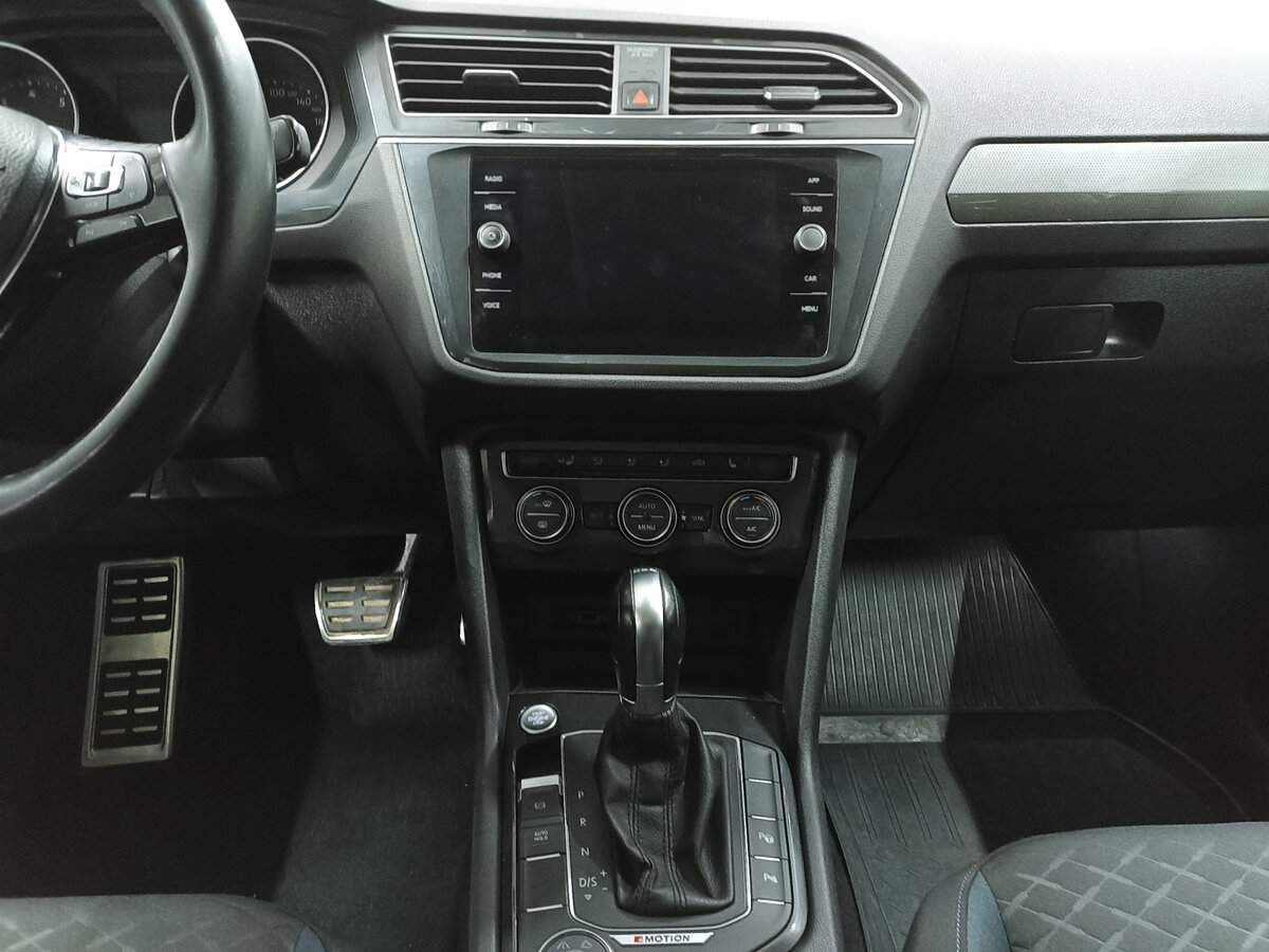 Volkswagen Tiguan, 2019 Фото №15