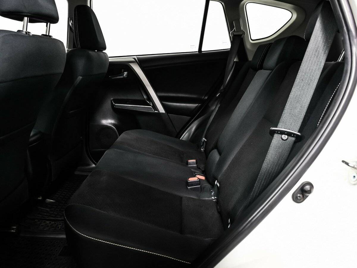 Toyota RAV4, 2017 Фото №13