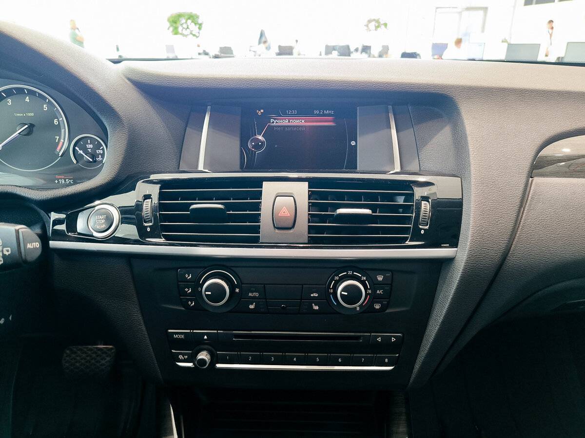 BMW X3 20i xDrive, 2014 Фото №15