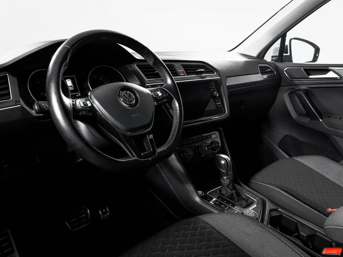 Volkswagen Tiguan, 2018 Фото №14