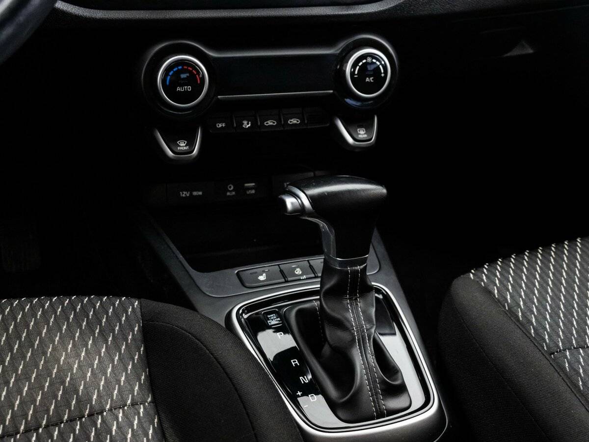 Kia Rio, 2018 Фото №14