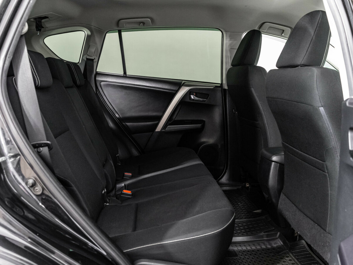 Toyota RAV4 IV (XA40) Рестайлинг, 2016 Фото №12