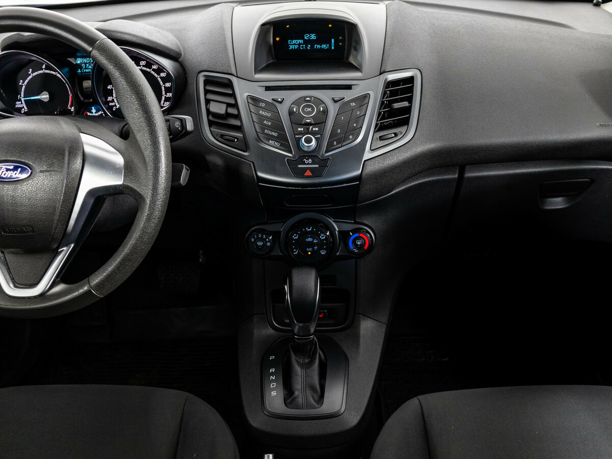 Ford Fiesta Mk6 Рестайлинг, 2016 Фото №9