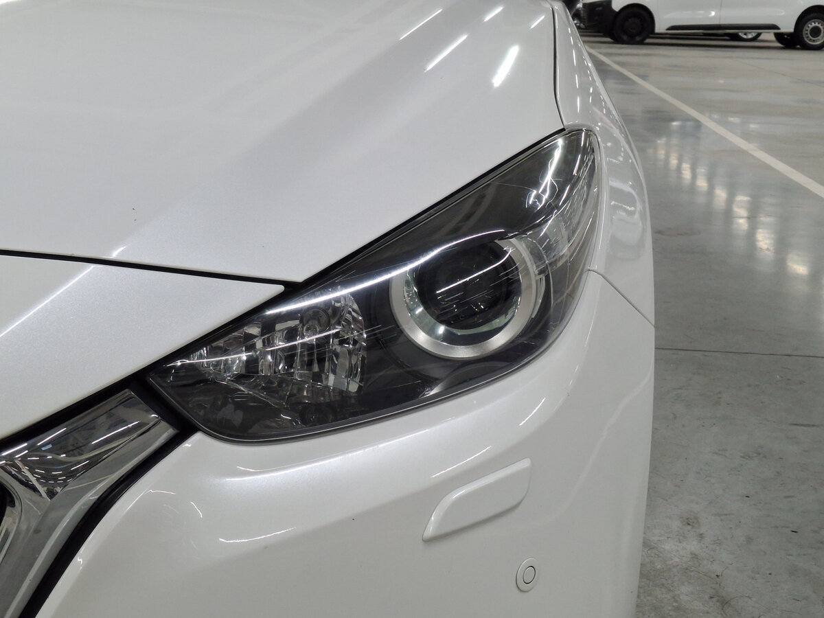 Mazda 3 III (BM) Рестайлинг, 2018 Фото №17