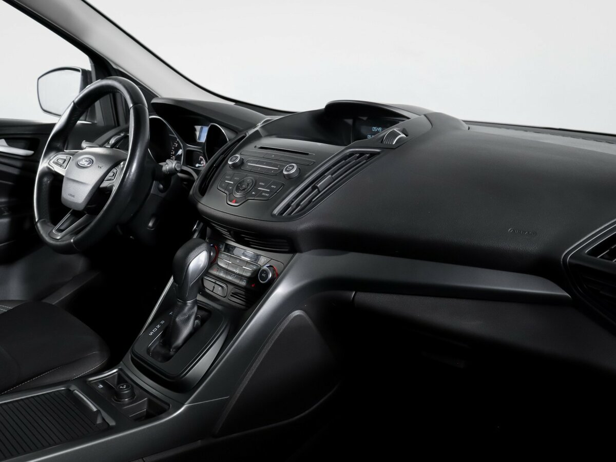 Ford Kuga II Рестайлинг, 2019 Фото №9