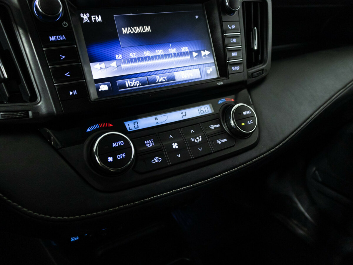 Toyota RAV4 IV (XA40) Рестайлинг, 2017 Фото №16