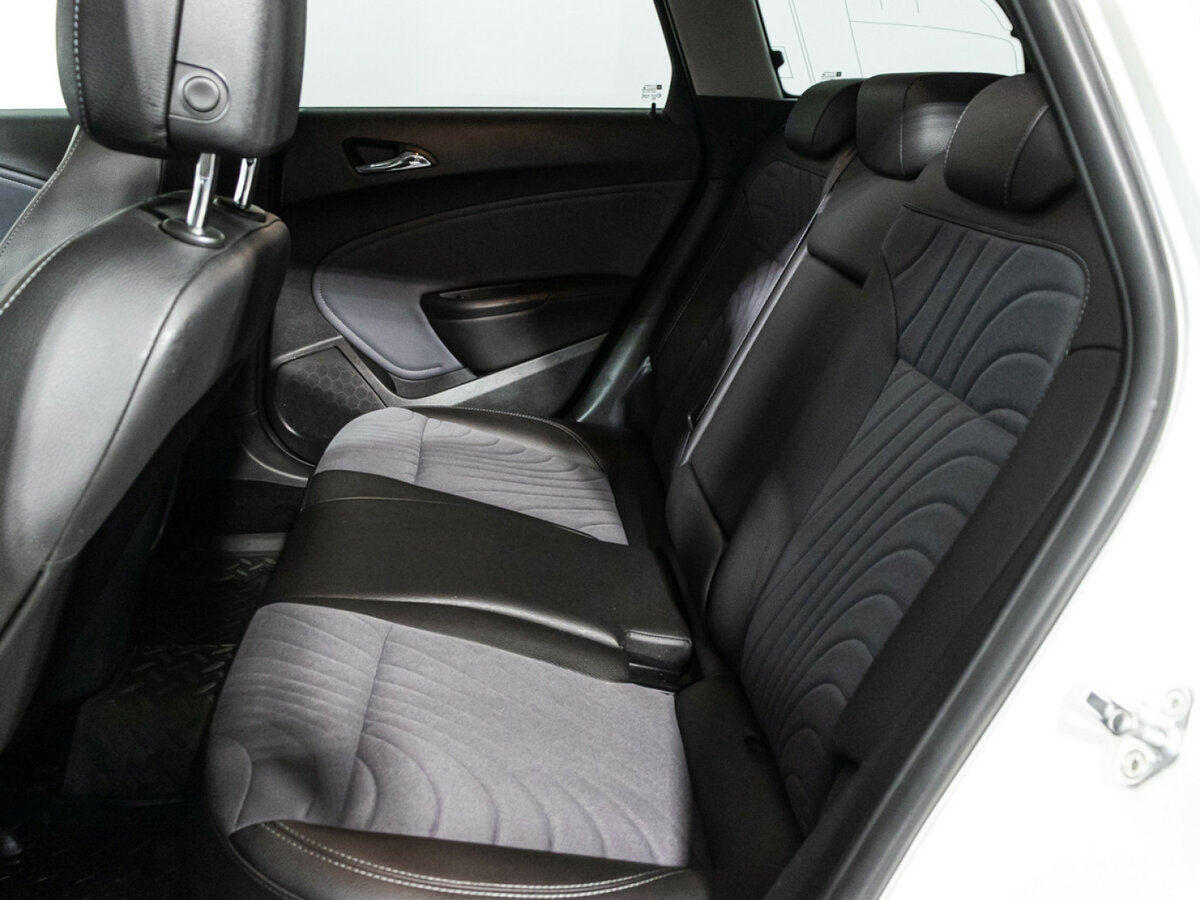 Opel Astra J Рестайлинг, 2014 Фото №10