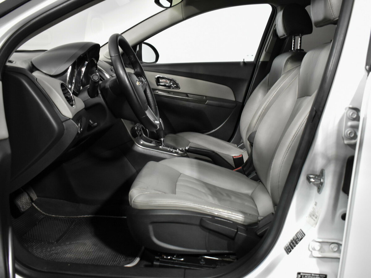 Chevrolet Cruze I Рестайлинг, 2013 Фото №8