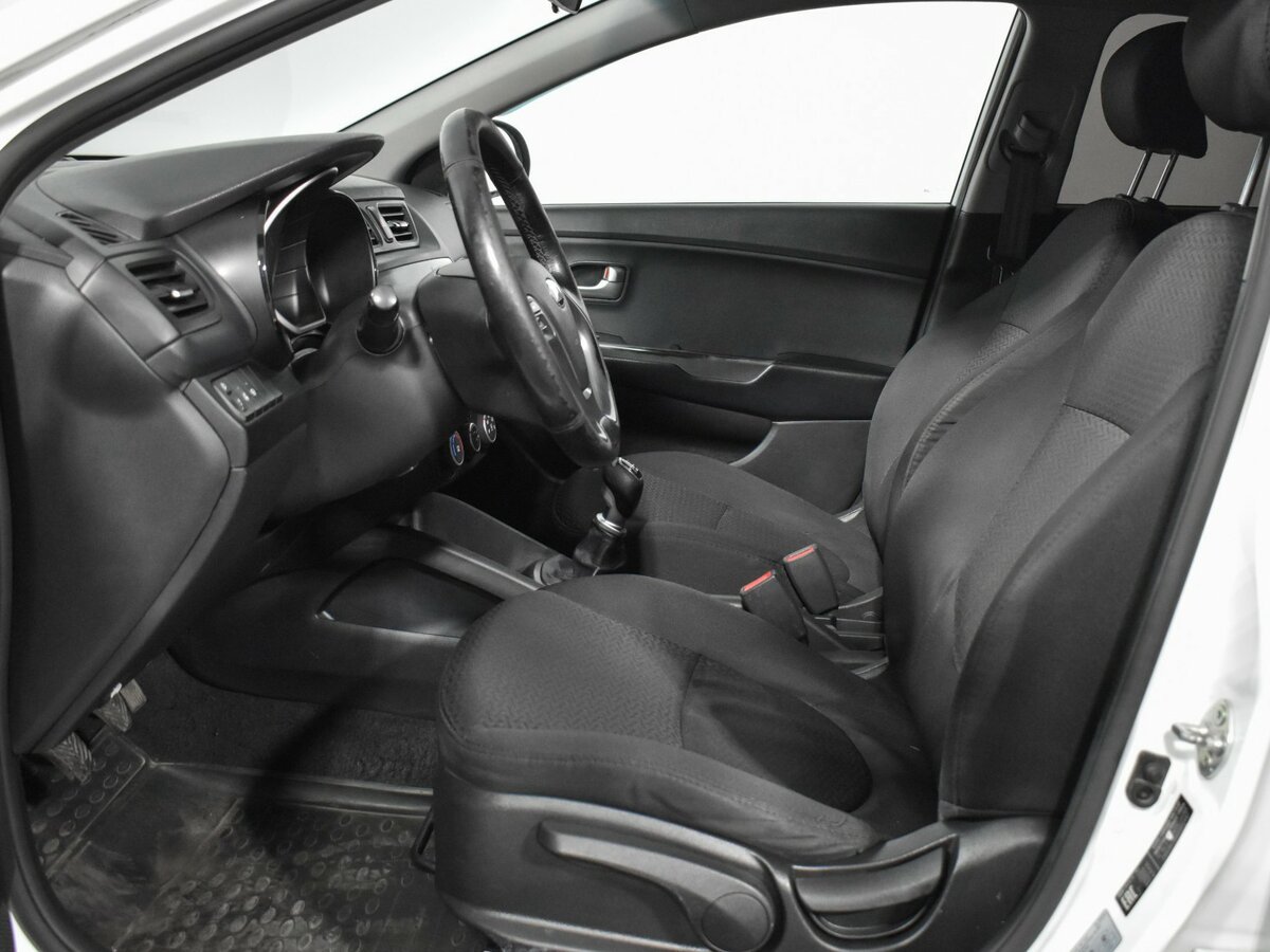 Kia Rio III Рестайлинг, 2016 Фото №10